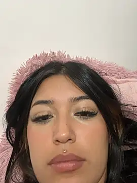 KatianPierce live cam on StripChat