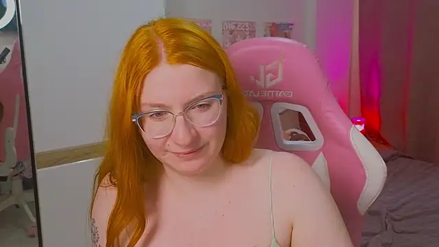 AliceBrightside live cam on StripChat