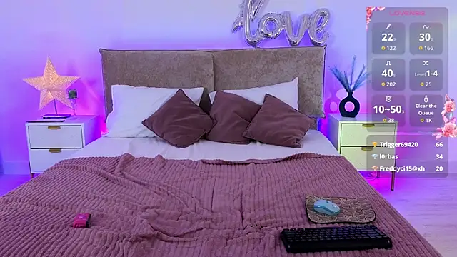 Jules_night live cam on StripChat
