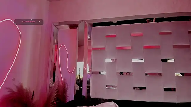 Sara_Foxx1 webcam