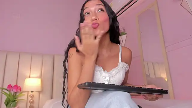 _lucia_18 webcam