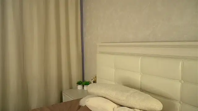 EleneButton webcam