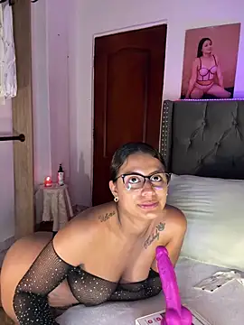 ema_zoe webcam