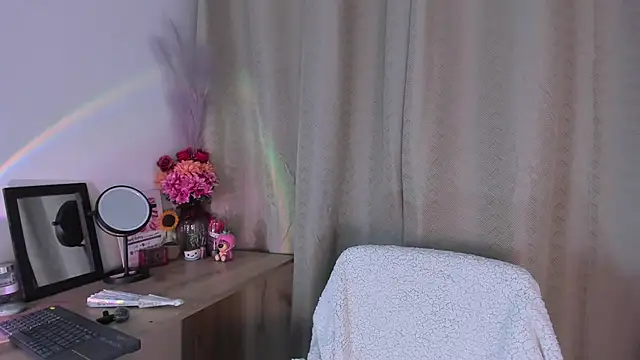 zoe_siren webcam
