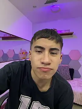 Andy_Norton live cam on StripChat