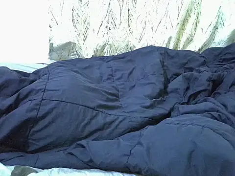 petite_pretti webcam