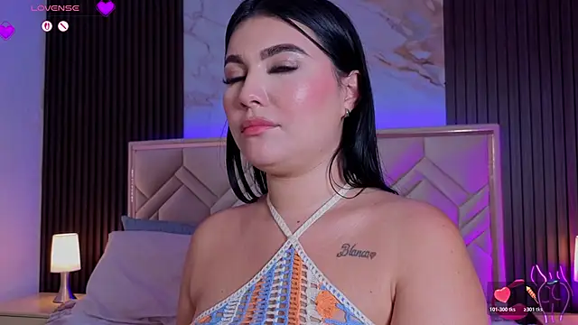 MiaaFarrel live cam on StripChat