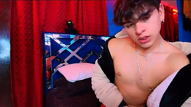 Luke_Howland live cam on StripChat