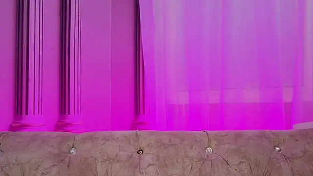 Carohorny4u webcam