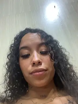 MarieLeon webcam