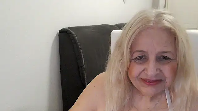 SusiLifeXXX webcam