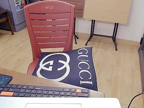 Funnygirl_9x webcam