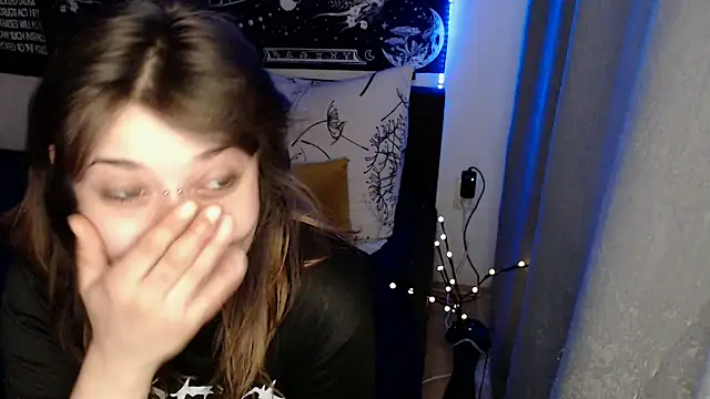 AlienforTwenty webcam