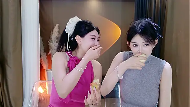 Banana-Milk69 webcam