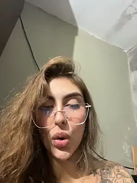 miiabellovic webcam