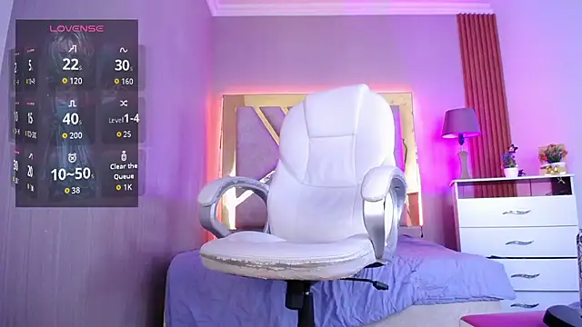 Tiffany_Valentiine webcam
