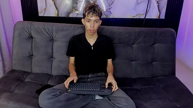 nico_naughtyboy webcam