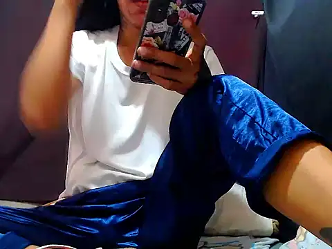 AwesomeMistress_Bigcock webcam