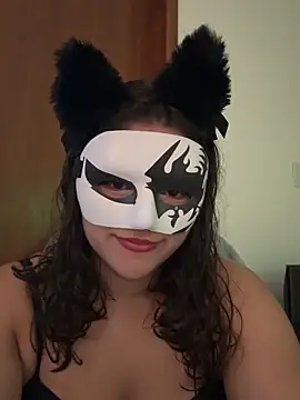 cherrybr01 live cam on StripChat