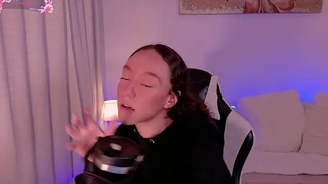 ChloeMoreti webcam