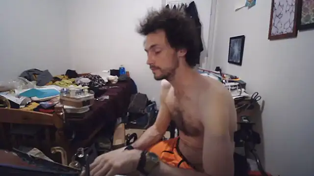 JohnnyMoves webcam
