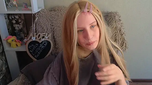 sarakaell webcam