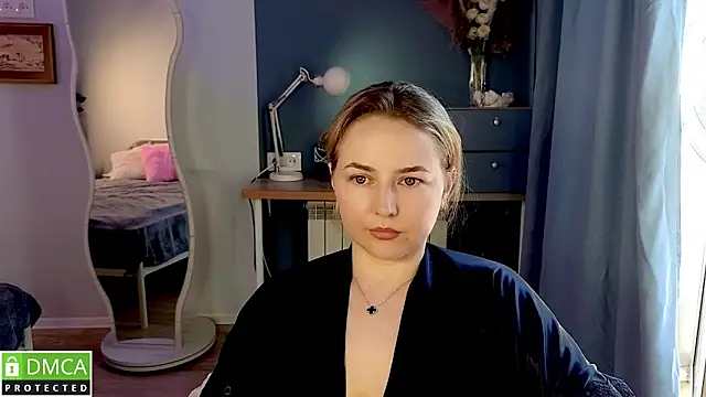 Mira_Mermayd live cam on StripChat