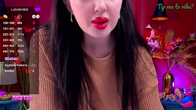 Mayzzie live cam on StripChat