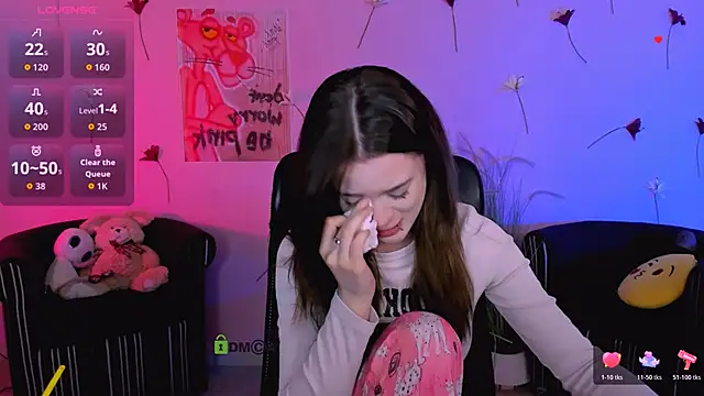 liana_kisses webcam