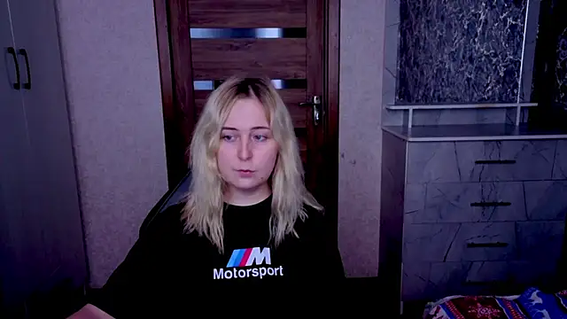 Kristy-Max webcam