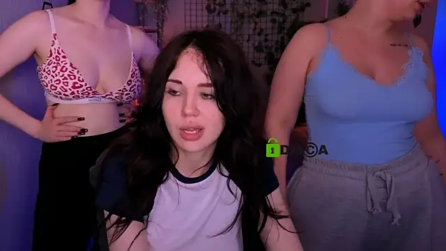riley_sanders webcam
