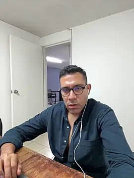 adriangarcia89 - AdrianGarcia89's free webcam - UK Sex Cams