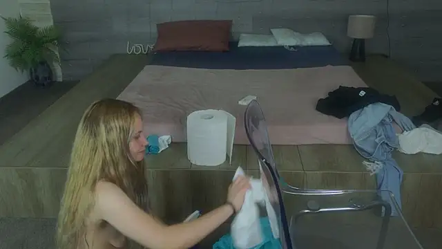 IceBlueBabe webcam