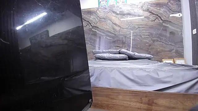logan-wollf webcam