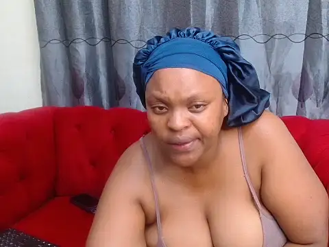 Busty_NickiXXX live cam on StripChat