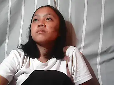 Yours_AsianPinayGirl18 webcam