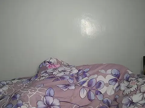 tee_maya webcam