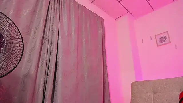 Alana_Dolly_ webcam