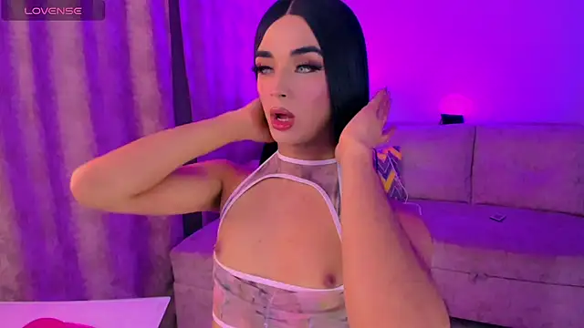 HANNAH_STEWART live cam on StripChat