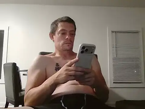 Daddy_Smallz_xxx live cam on StripChat