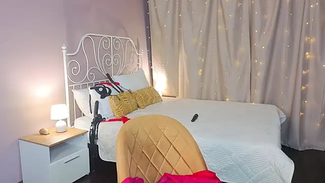 aleksa_foxy - Aleksa_Foxy's free webcam - UK Sex Cams
