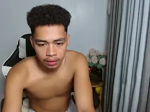 curlyasian_njxx