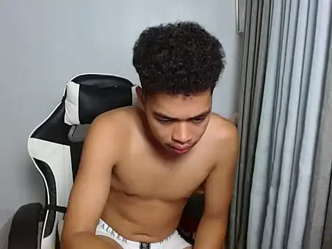 curlyasian_njxx