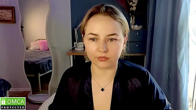 Mira_Mermayd live cam on StripChat