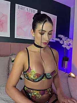 ItsTatiana live cam on StripChat
