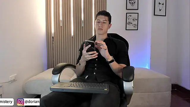 Dorianmistery2322_ webcam
