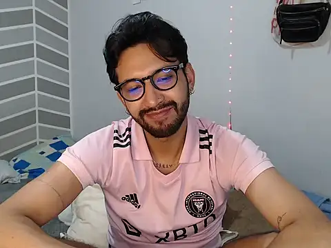 thomass1018 webcam