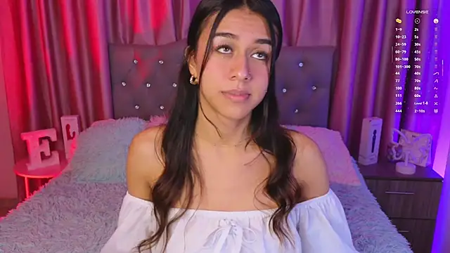 Emiily_Scott1 live cam on StripChat