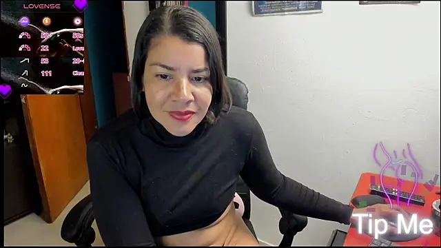 peanut_tangerine live cam on StripChat