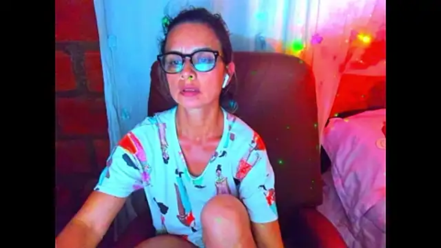 BrianaGarner webcam